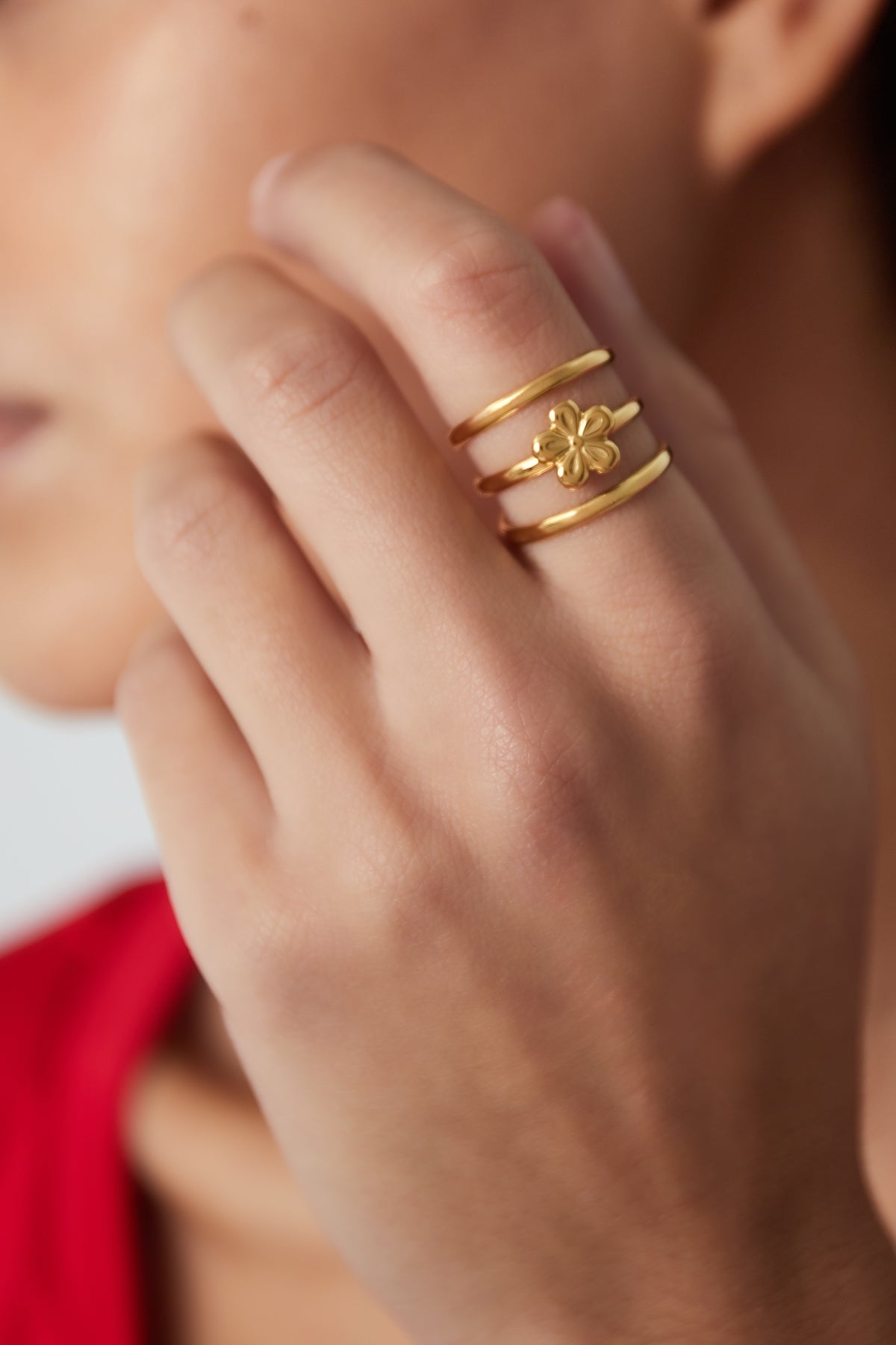 anello a forma di fiore